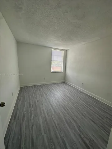 $1,800 | 1825 West 56th Street, Unit 410, Hialeah, FL 33012