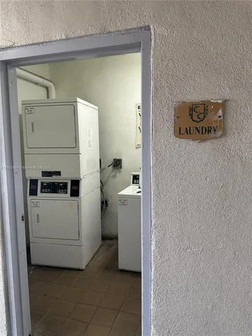 $1,800 | 1825 West 56th Street, Unit 410, Hialeah, FL 33012