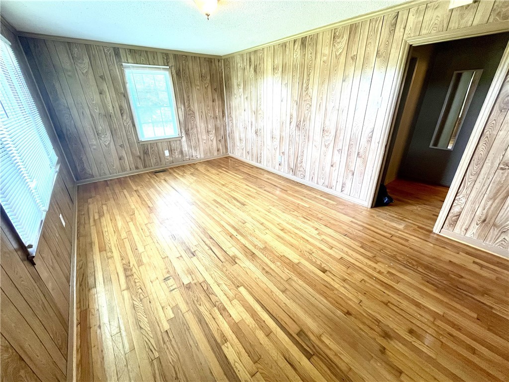 393 Snow Creek Road Seneca, SC 29678 - Photo 2 of 7