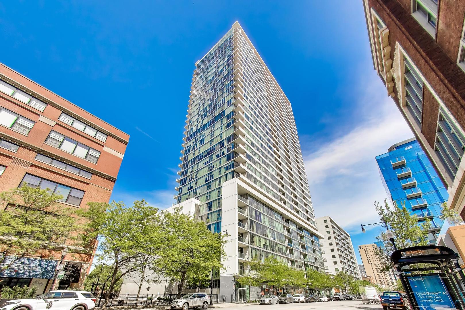 1720 South Michigan Avenue, Unit 902 Chicago, IL 60616 - Photo 1 of 32