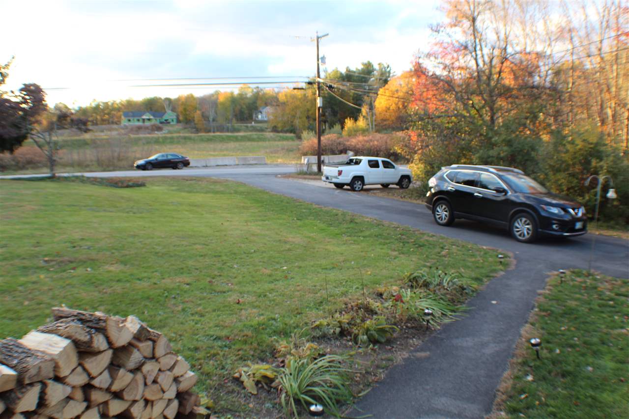 352 Island Pond Road Derry, NH 03038 - Photo 3 of 38