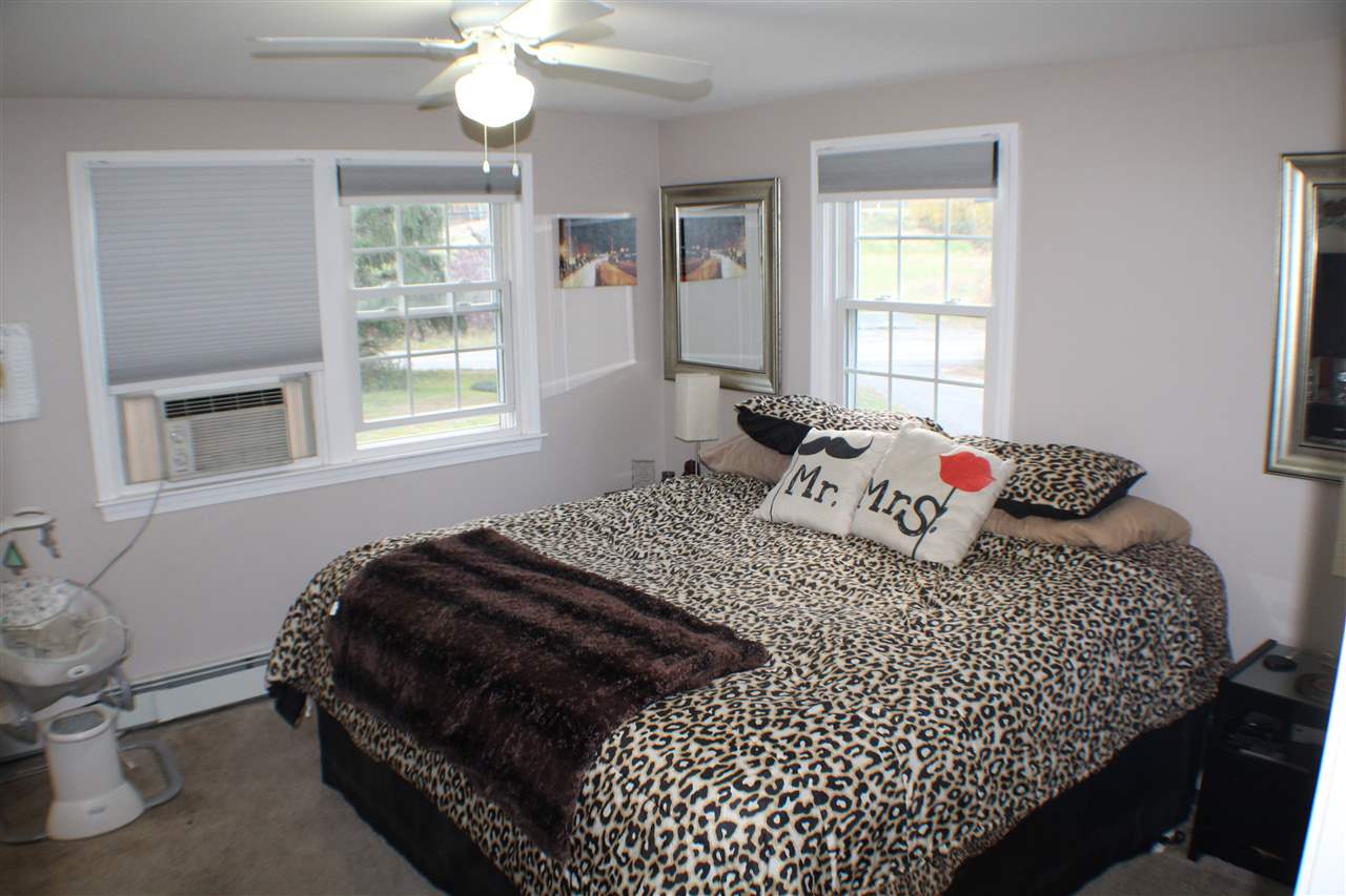 352 Island Pond Road Derry, NH 03038 - Photo 23 of 38