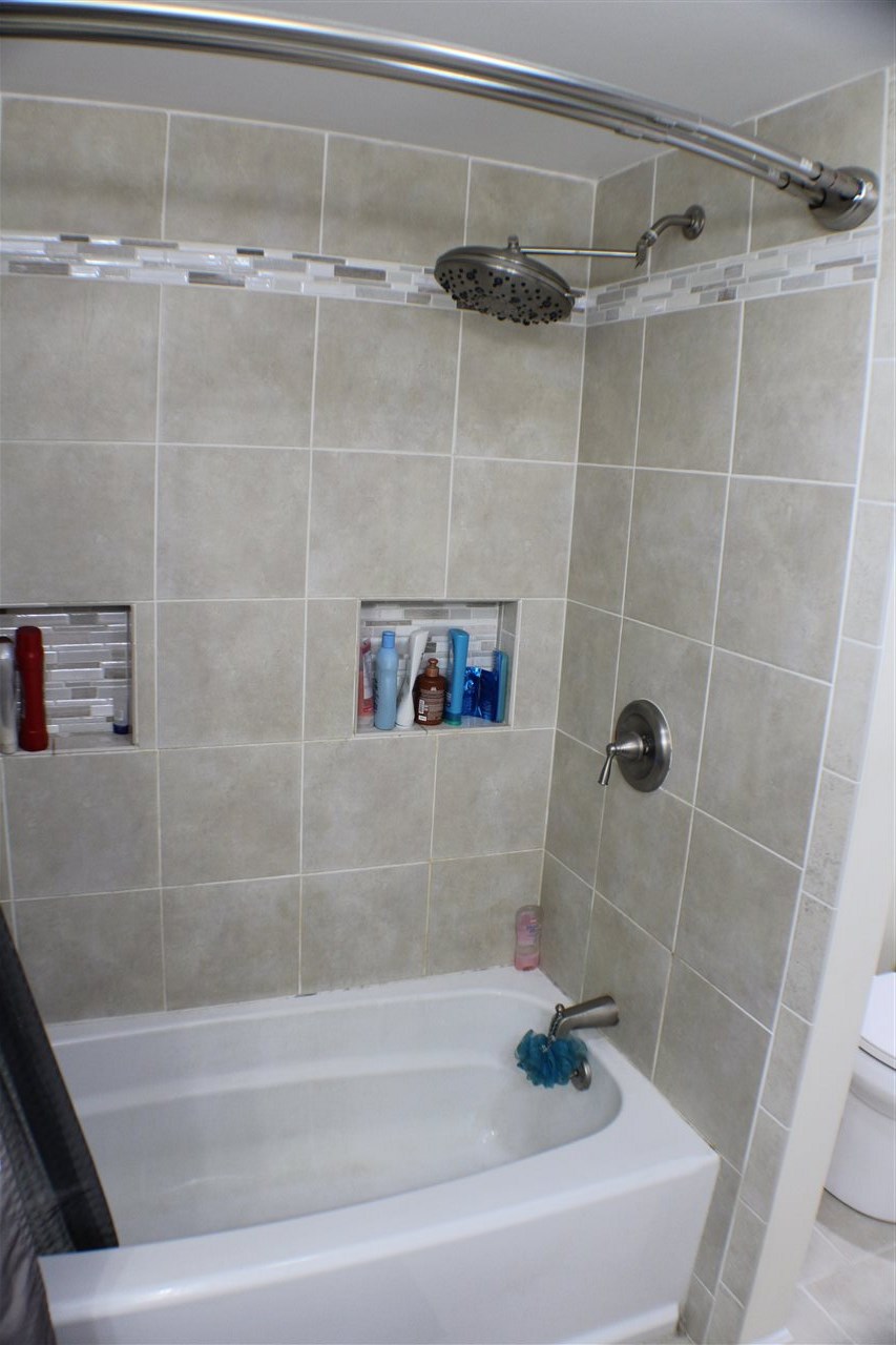 352 Island Pond Road Derry, NH 03038 - Photo 27 of 38