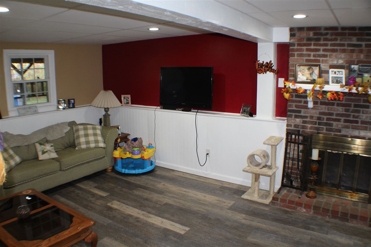 352 Island Pond Road Derry, NH 03038 - Photo 33 of 38