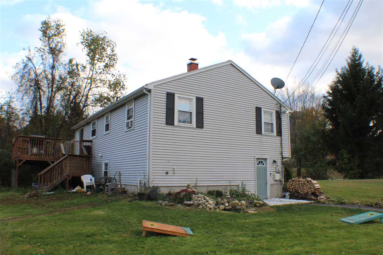 352 Island Pond Road Derry, NH 03038 - Photo 5 of 38