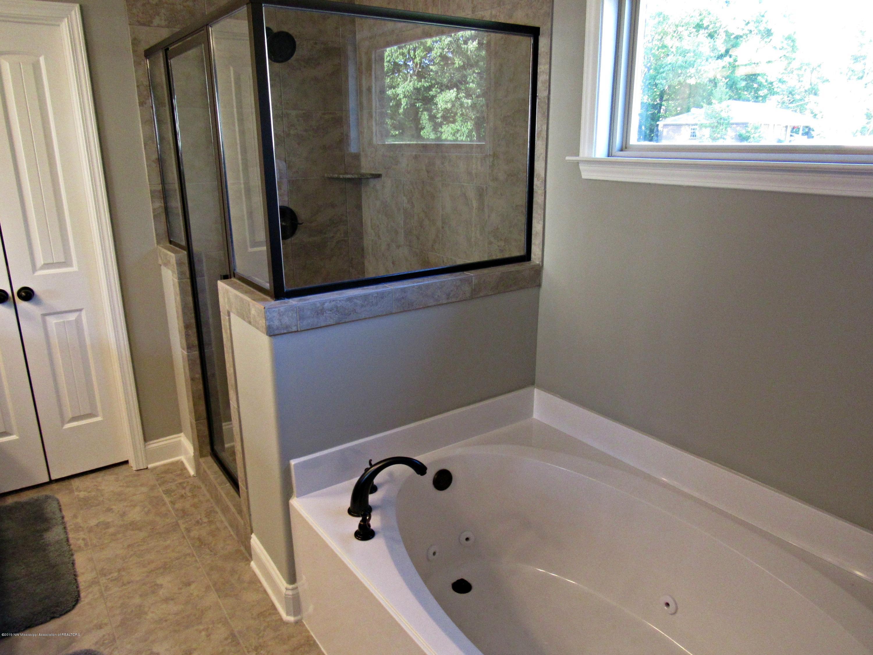 2302 Pine Tree Road Hernando, MS 38632 - Photo 20 of 41 masterbath 3