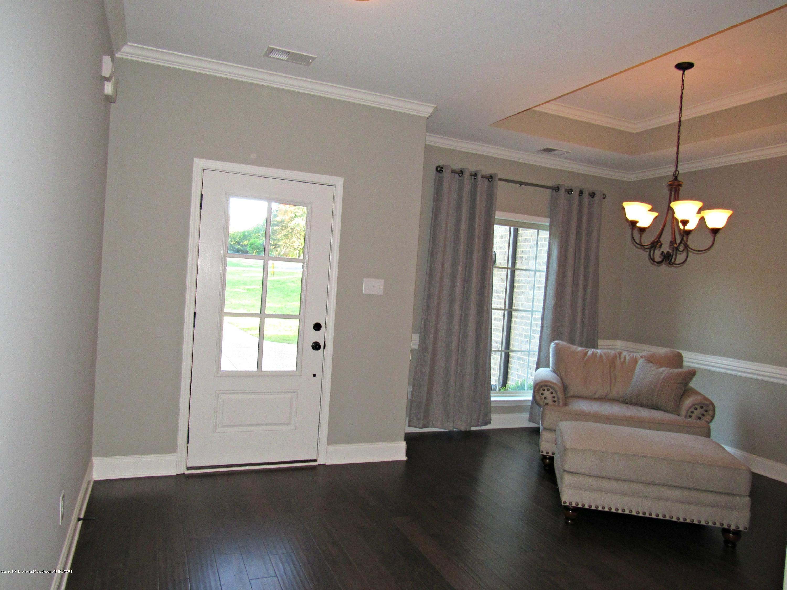 2302 Pine Tree Road Hernando, MS 38632 - Photo 5 of 41 Entry