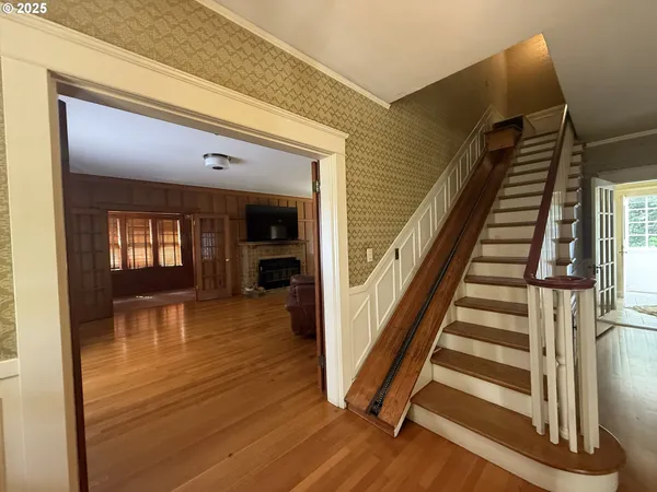 $599,000 | 880 East 2nd Street, Coquille, OR 97423