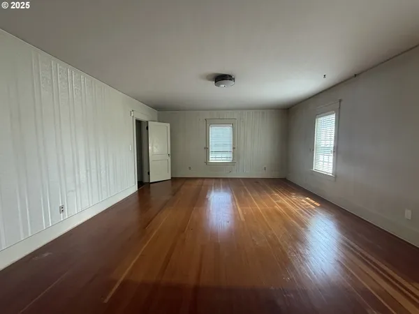 $599,000 | 880 East 2nd Street, Coquille, OR 97423