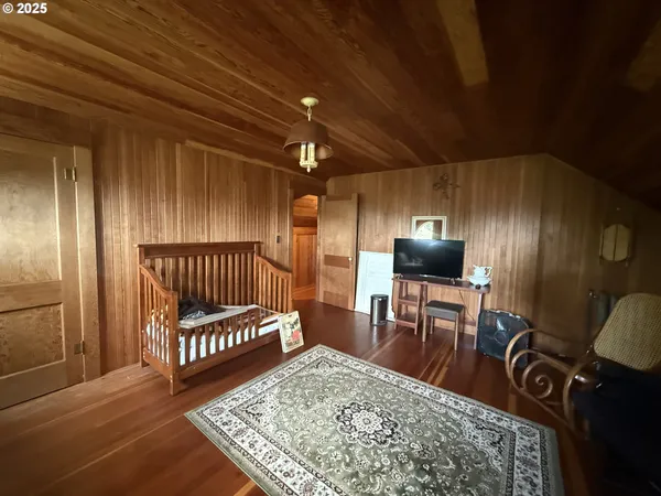 $599,000 | 880 East 2nd Street, Coquille, OR 97423