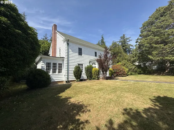 $599,000 | 880 East 2nd Street, Coquille, OR 97423