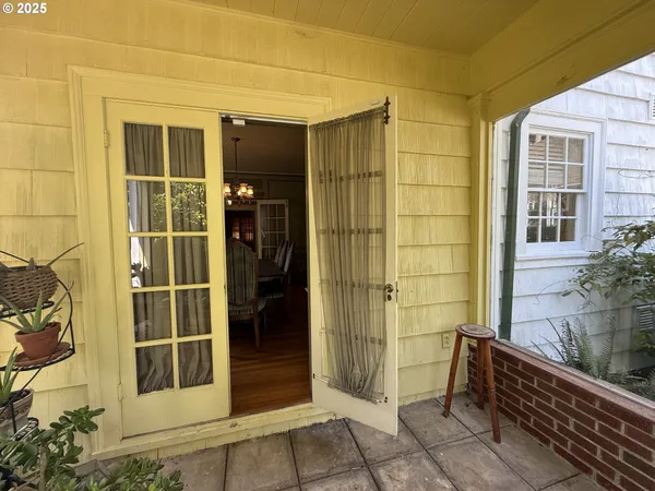 $599,000 | 880 East 2nd Street, Coquille, OR 97423