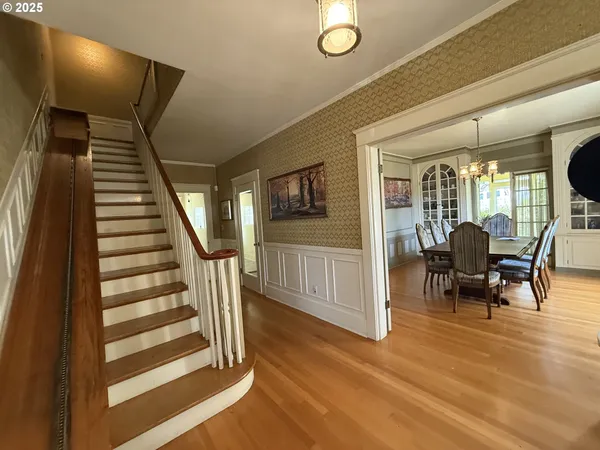 $599,000 | 880 East 2nd Street, Coquille, OR 97423