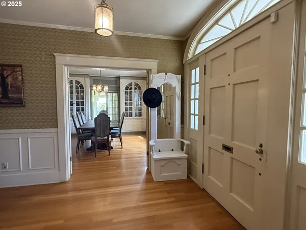 $599,000 | 880 East 2nd Street, Coquille, OR 97423