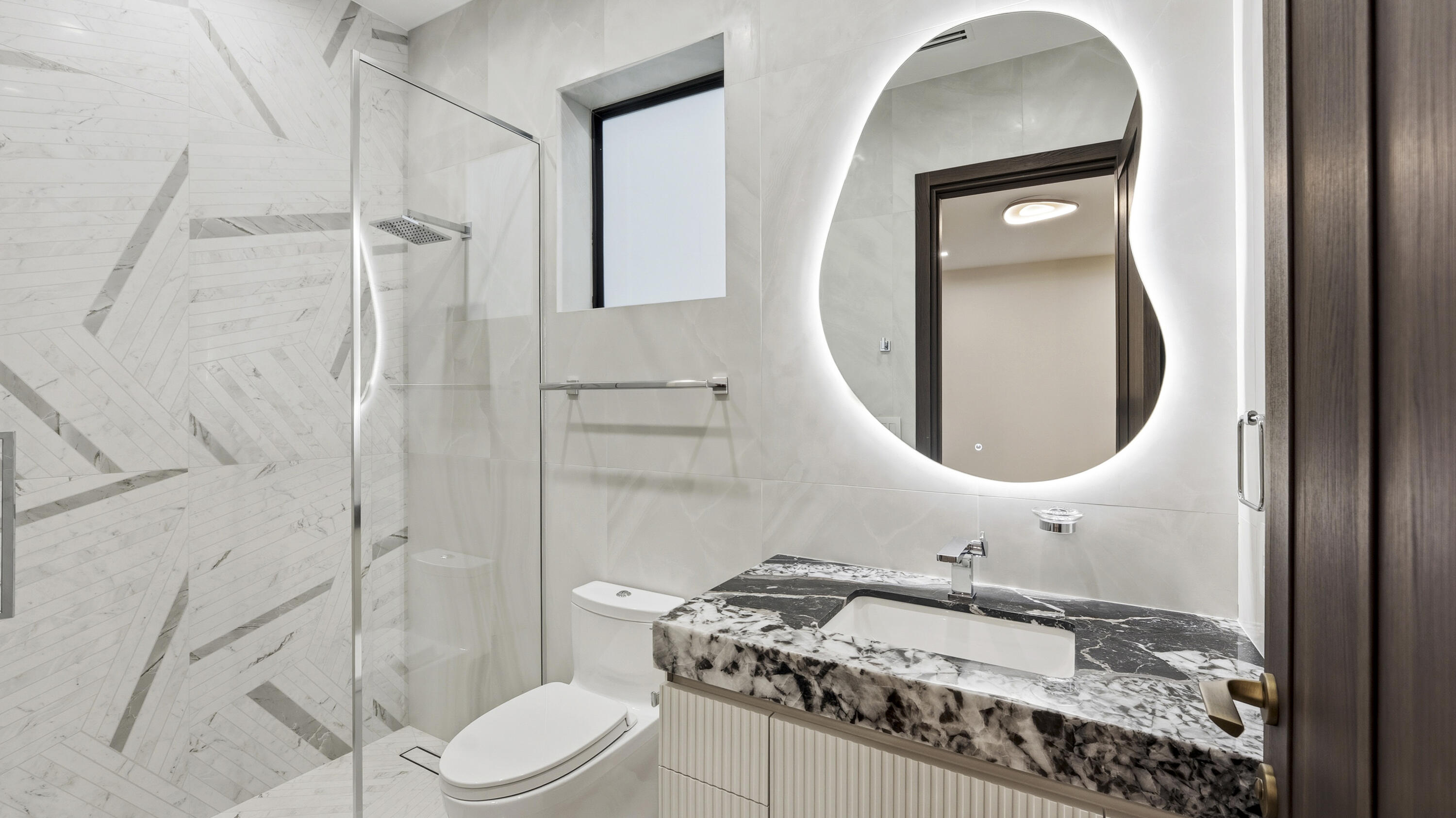 274 Northeast 3rd Court Boca Raton, FL 33432 - Photo 32 of 59 GUEST BATHROOM