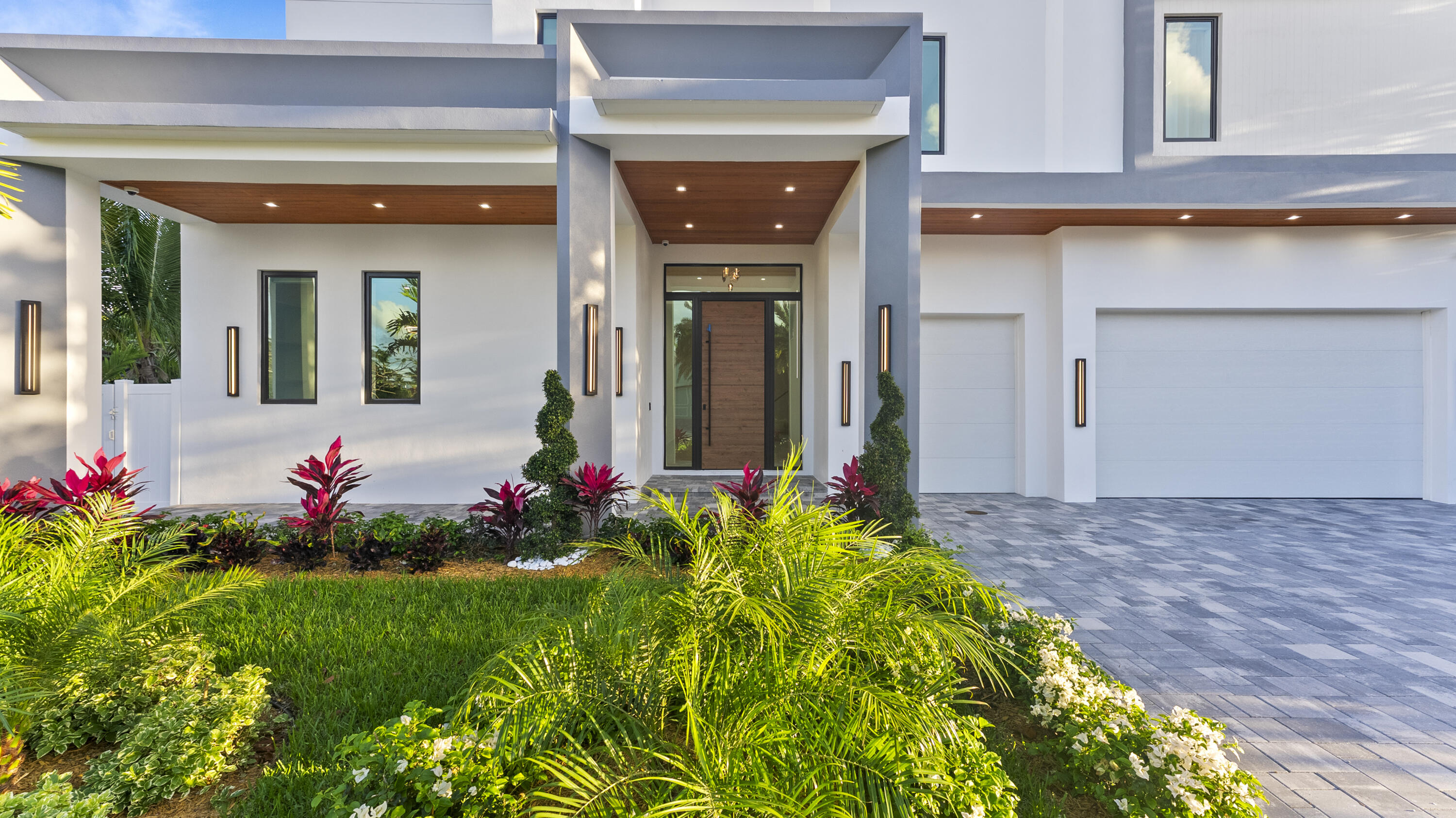 274 Northeast 3rd Court Boca Raton, FL 33432 - Photo 4 of 59 FRONT ENTRANCE