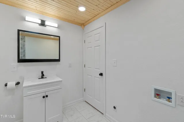 $429,000 | 152 Hemlock Street, Mount Carmel, TN 37645