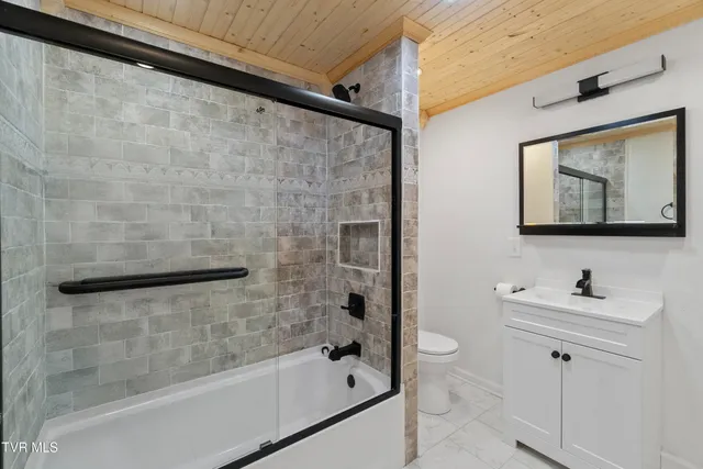 $429,000 | 152 Hemlock Street, Mount Carmel, TN 37645