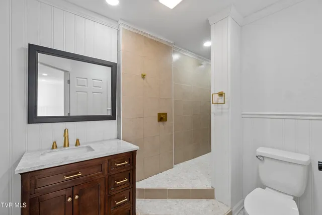 $429,000 | 152 Hemlock Street, Mount Carmel, TN 37645