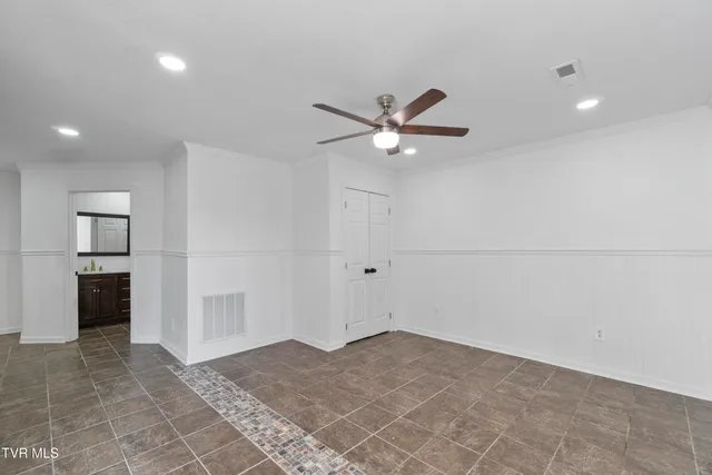 $429,000 | 152 Hemlock Street, Mount Carmel, TN 37645