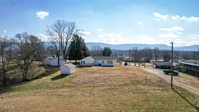 $429,000 | 152 Hemlock Street, Mount Carmel, TN 37645