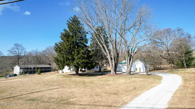 $429,000 | 152 Hemlock Street, Mount Carmel, TN 37645