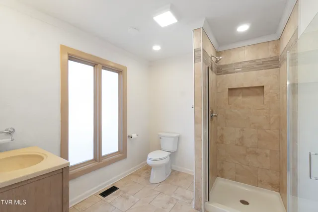 $429,000 | 152 Hemlock Street, Mount Carmel, TN 37645