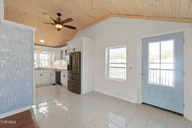 $429,000 | 152 Hemlock Street, Mount Carmel, TN 37645