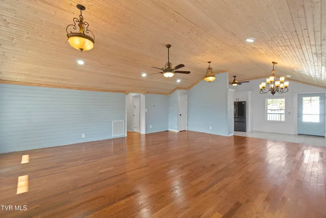 $429,000 | 152 Hemlock Street, Mount Carmel, TN 37645