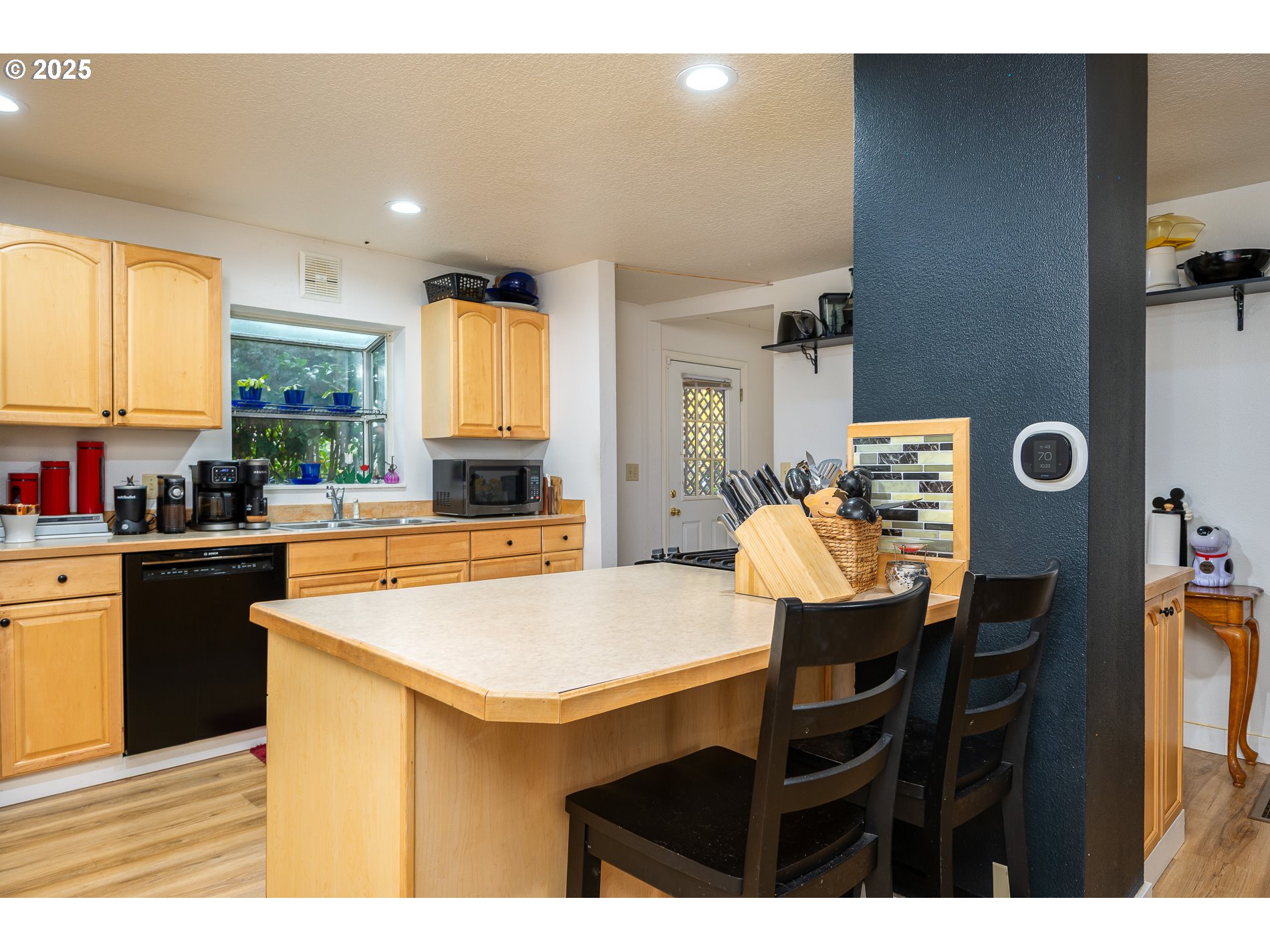 2837 Southeast 90th Place Portland, OR 97266 - Photo 11 of 40