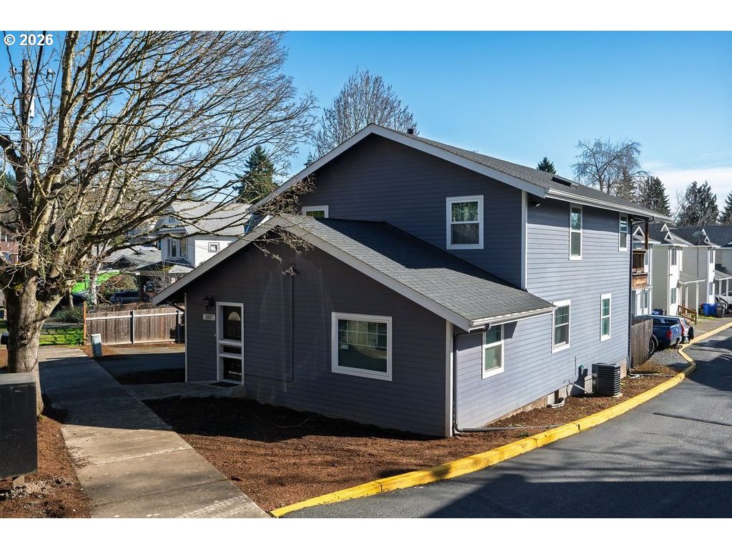 2837 Southeast 90th Place Portland, OR 97266 - Photo 31 of 40