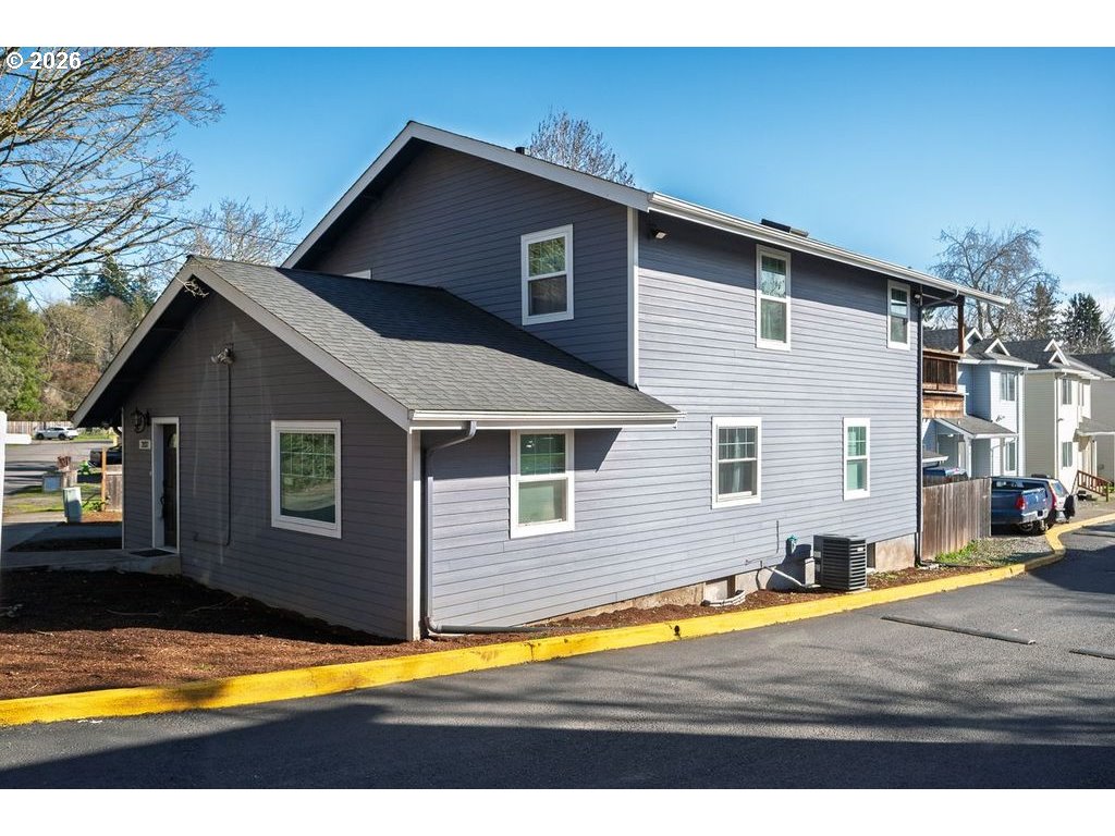 2837 Southeast 90th Place Portland, OR 97266 - Photo 32 of 40