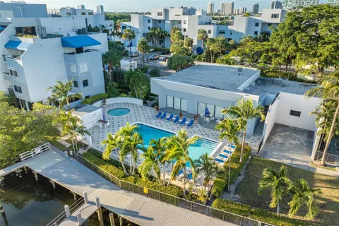 a view of outdoor space