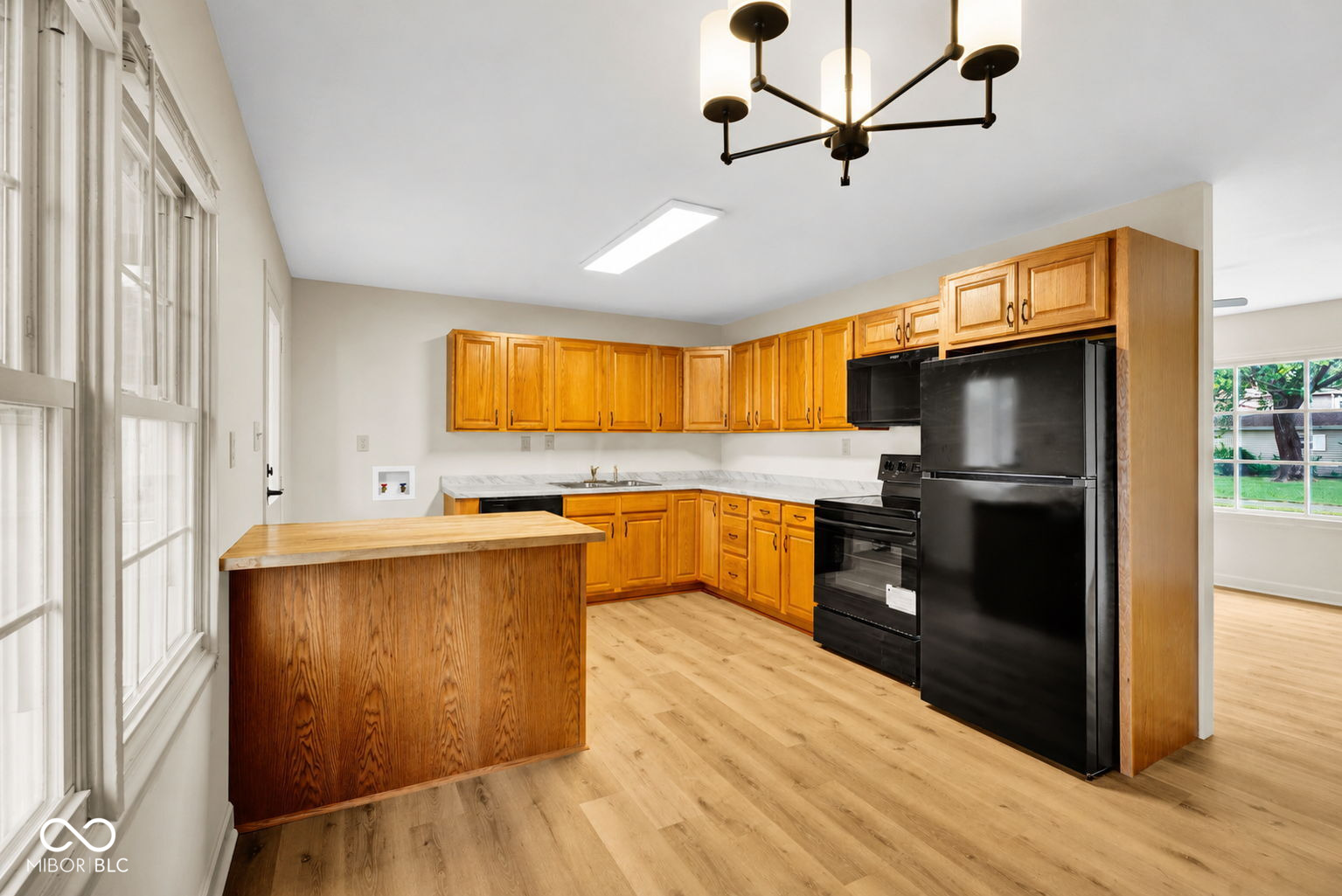 3050 Lucas Way Columbus, IN 47203 - Photo 6 of 24