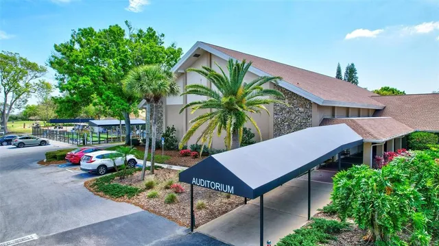 $249,900 | 2231 Lark Circle East, Unit F, Palm Harbor, FL 34684