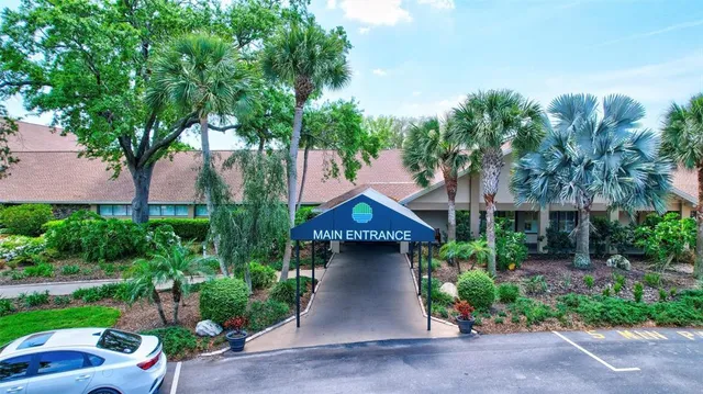 $249,900 | 2231 Lark Circle East, Unit F, Palm Harbor, FL 34684