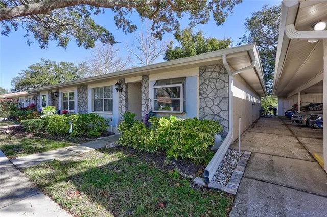 $249,900 | 2231 Lark Circle East, Unit F, Palm Harbor, FL 34684