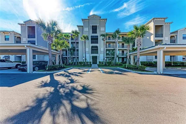$2,900 | 18114 Gawthrop Drive, Unit 108, Bradenton, FL 34211