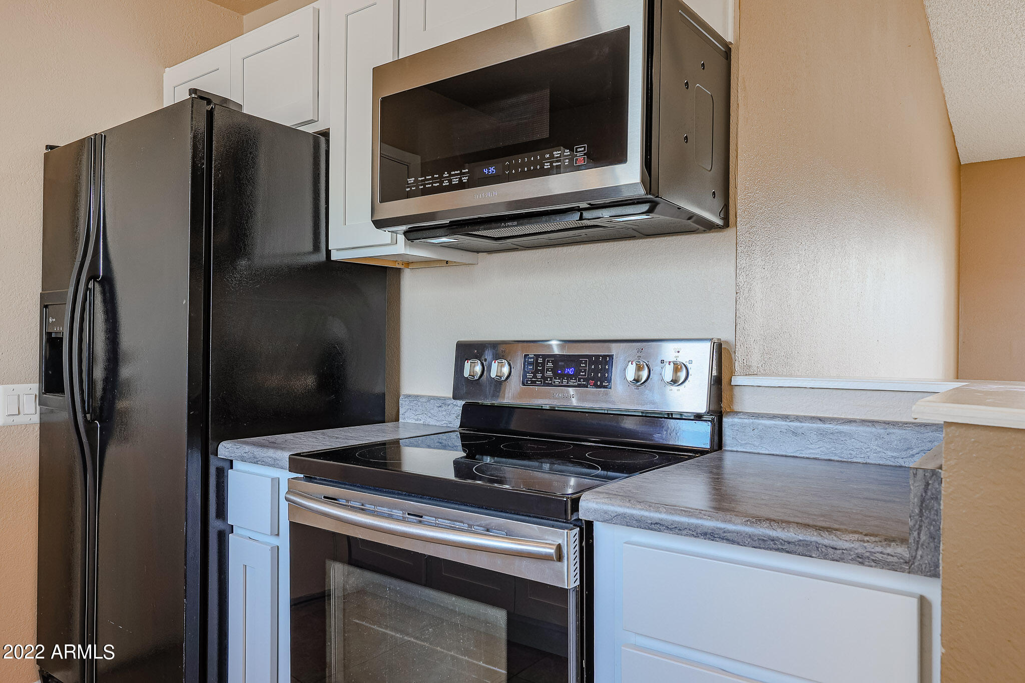 4360 East Carson Road Phoenix, AZ 85042 - Photo 3 of 16 Kitchen