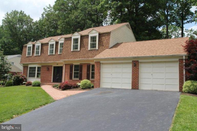 11922 Riders Lane Reston, VA 20191 - Photo 1 of 24 Exterior (Main)