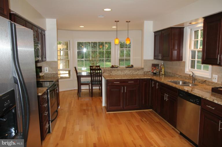 11922 Riders Lane Reston, VA 20191 - Photo 10 of 24 Kitchen