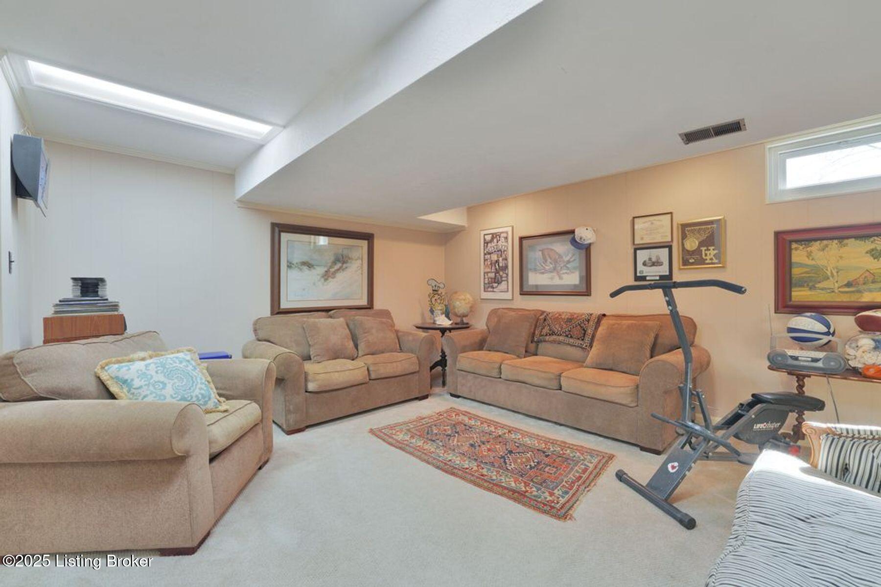 6110 Rodes Drive Northfield, KY 40222 - Photo 32 of 46 photo_online_037