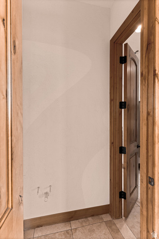 2464 East Granite Way St. George, UT 84790 - Photo 77 of 106 living room door that accesses laundry room for west wing of house and additional bedrooms.