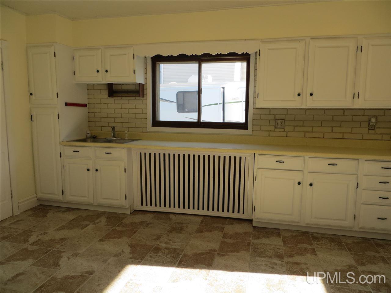 912 North 3rd Street Ishpeming, MI 49849 - Photo 4 of 35