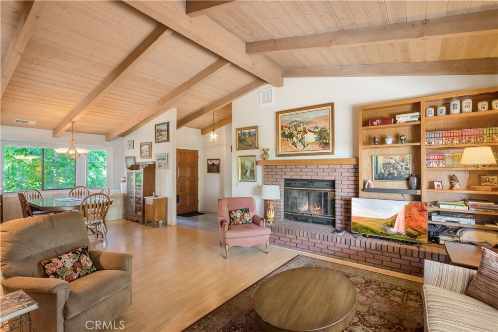 711 Tumble Creek Lane Fallbrook, CA 92028 - Photo 13 of 66 Living room portion of greatroom.