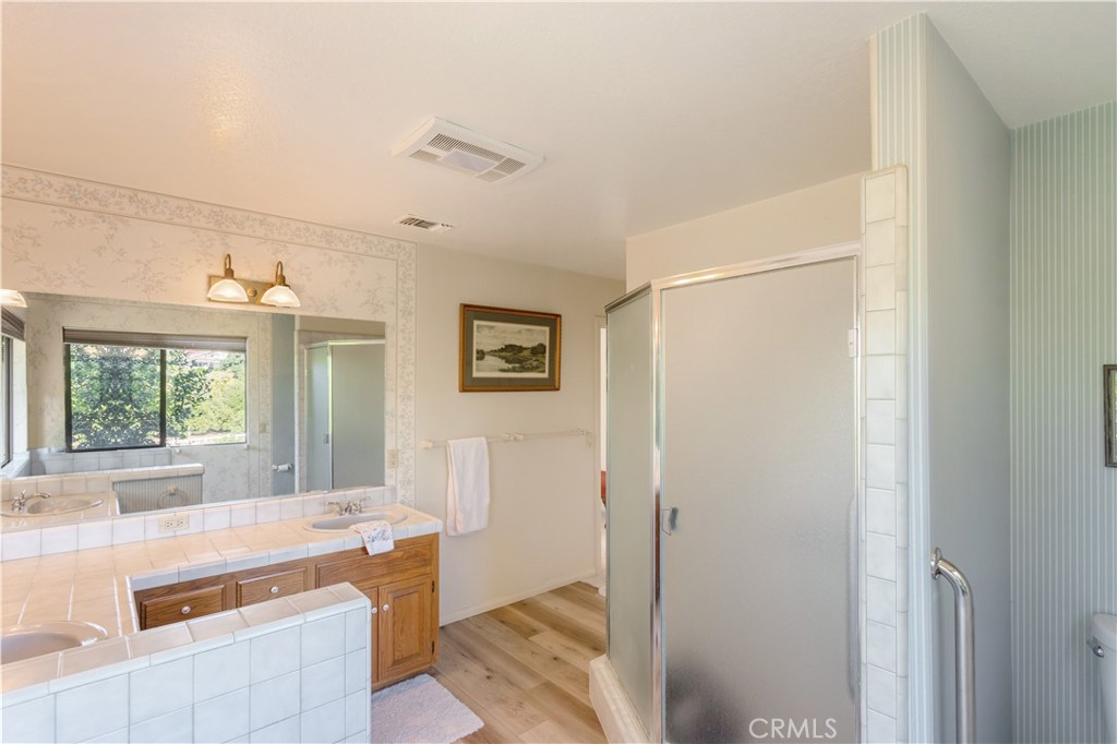 711 Tumble Creek Lane Fallbrook, CA 92028 - Photo 24 of 66 Primary bath.