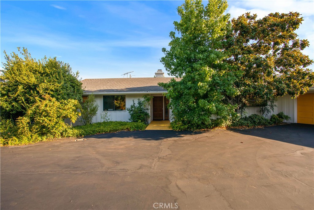711 Tumble Creek Lane Fallbrook, CA 92028 - Photo 3 of 66 Beautiful greenery around the front door.
