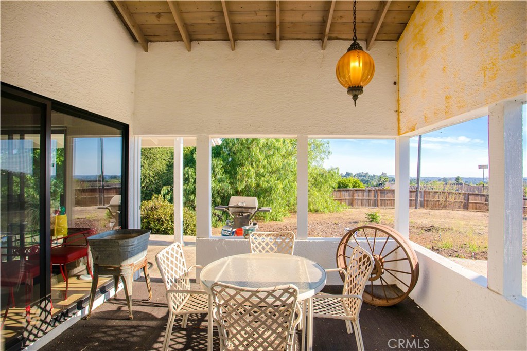 711 Tumble Creek Lane Fallbrook, CA 92028 - Photo 37 of 66 California room.