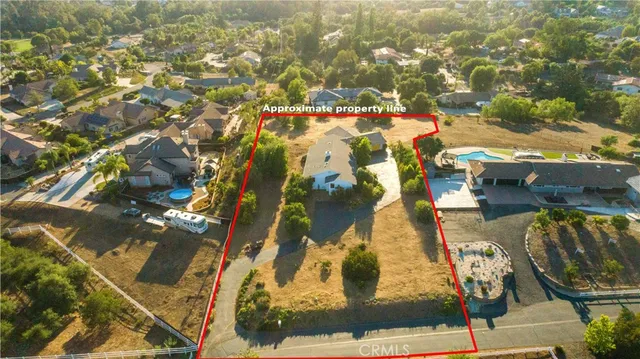 $876,500 | 711 Tumble Creek Lane, Fallbrook, CA 92028