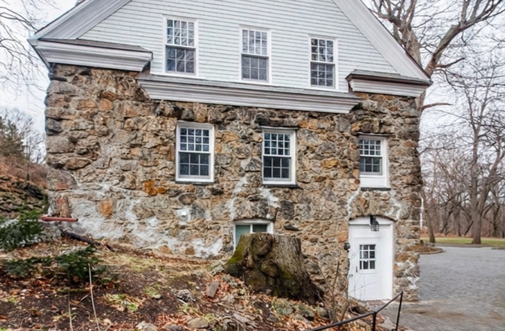 259 Kent Street, Unit R Brookline, MA 02446 - Photo 10 of 10 Gallery Image 10